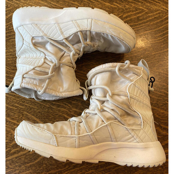 Nike Tanjun High Rise Phantom A00355-003 Women’s 6.5 Boots Off White Insulated - Picture 1 of 11